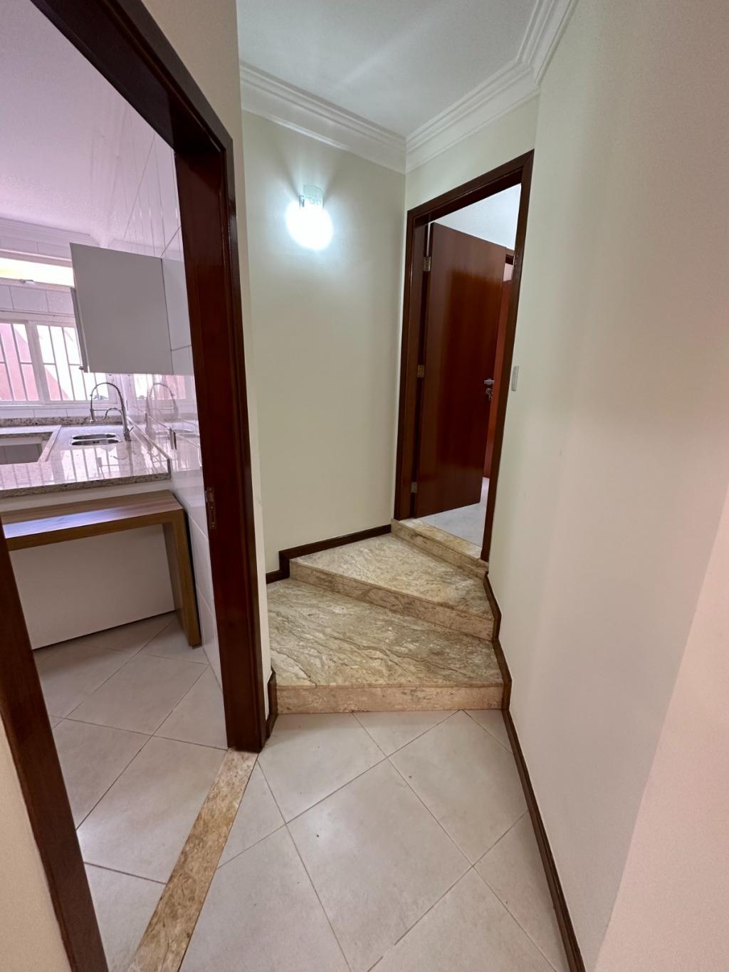 Casa à venda com 5 quartos, 324m² - Foto 37