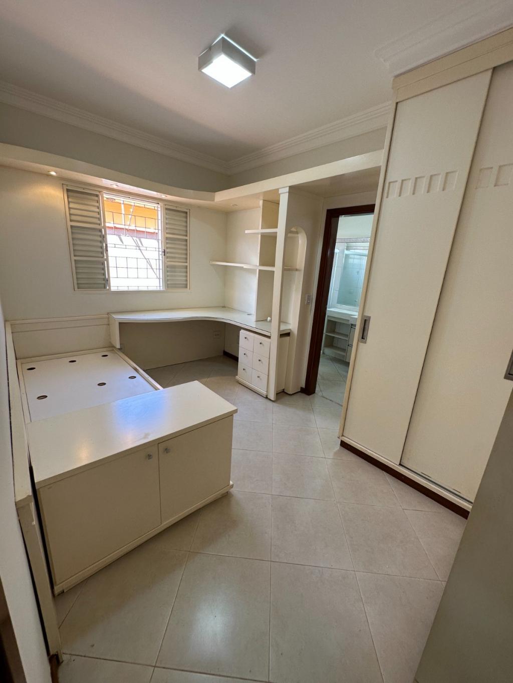 Casa à venda com 5 quartos, 324m² - Foto 38