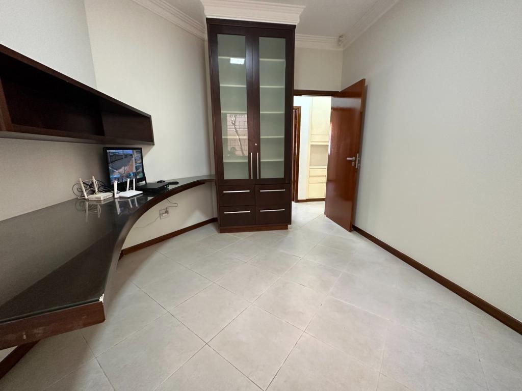 Casa à venda com 5 quartos, 324m² - Foto 5