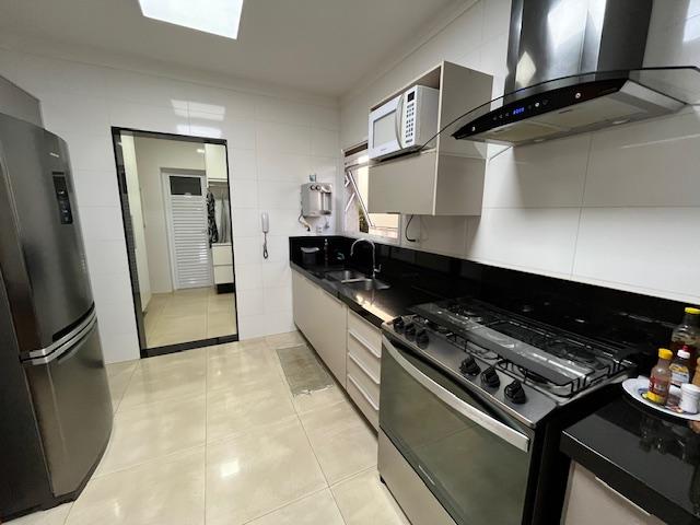 Apartamento à venda com 3 quartos, 172m² - Foto 8