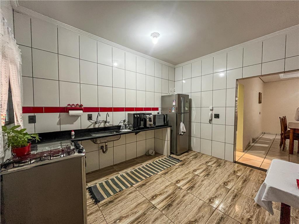 Casa à venda com 3 quartos, 236m² - Foto 10