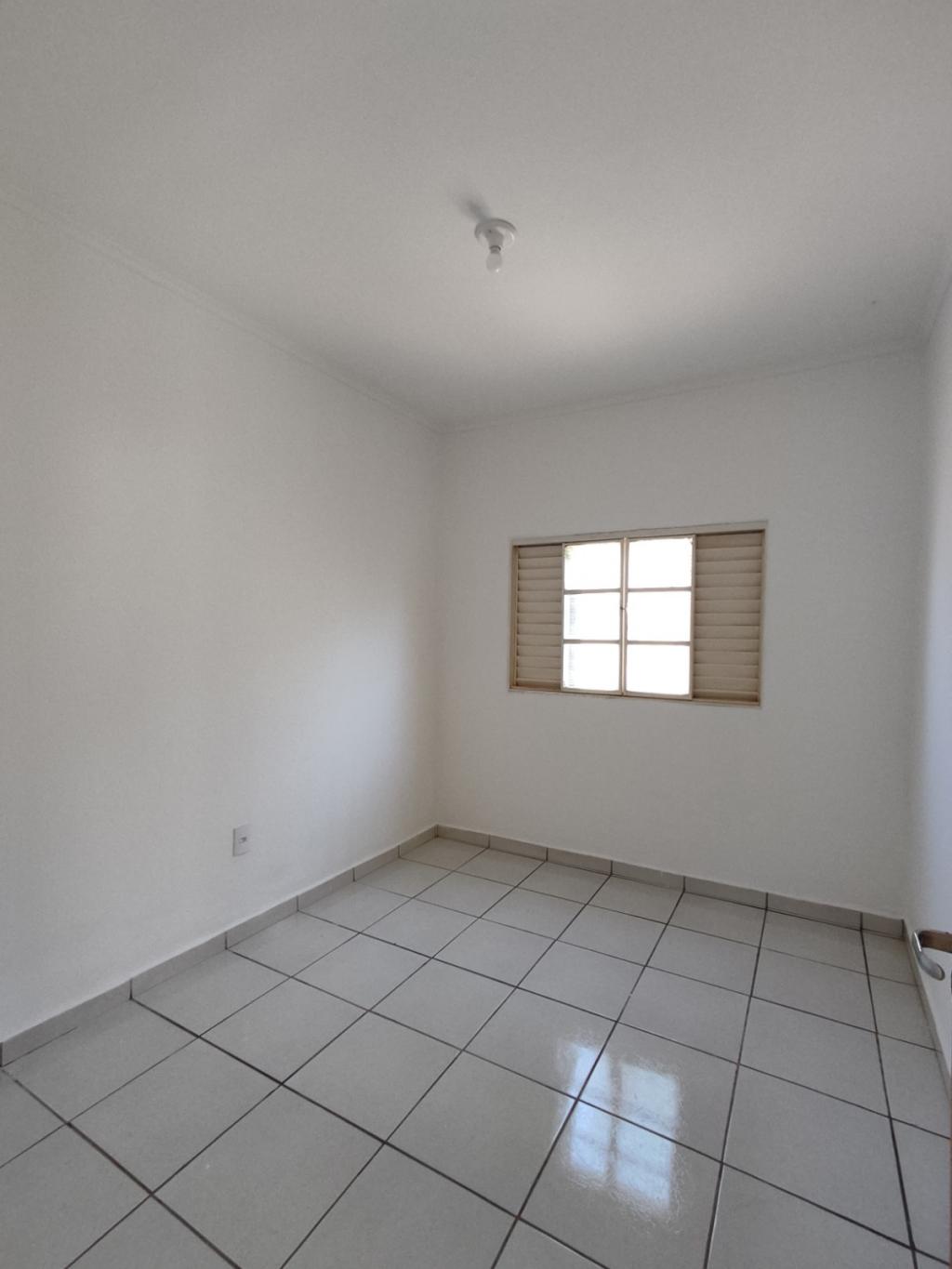 Casa à venda com 4 quartos, 140m² - Foto 3