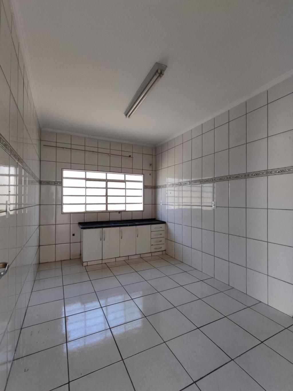 Casa à venda com 4 quartos, 140m² - Foto 9