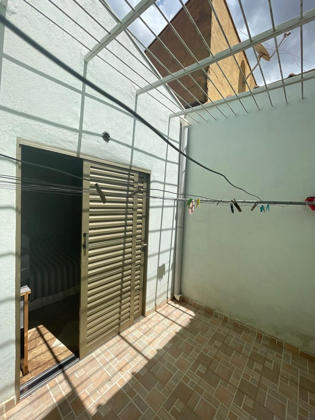 Casa à venda com 2 quartos, 155m² - Foto 9