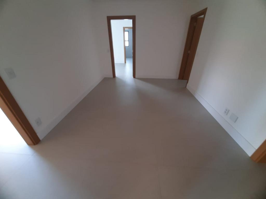 Apartamento à venda com 3 quartos, 227m² - Foto 2