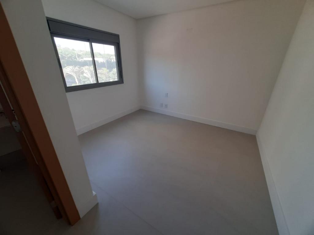 Apartamento à venda com 3 quartos, 227m² - Foto 10