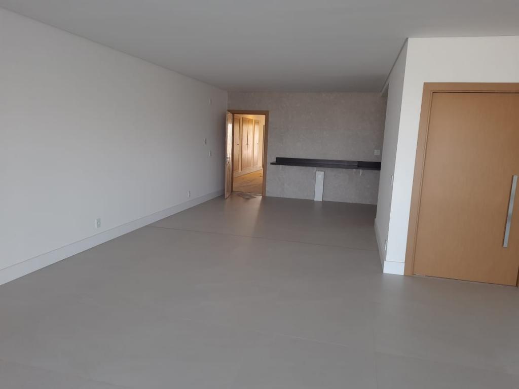 Apartamento à venda com 3 quartos, 227m² - Foto 14