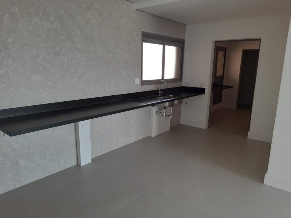 Apartamento à venda com 3 quartos, 227m² - Foto 16