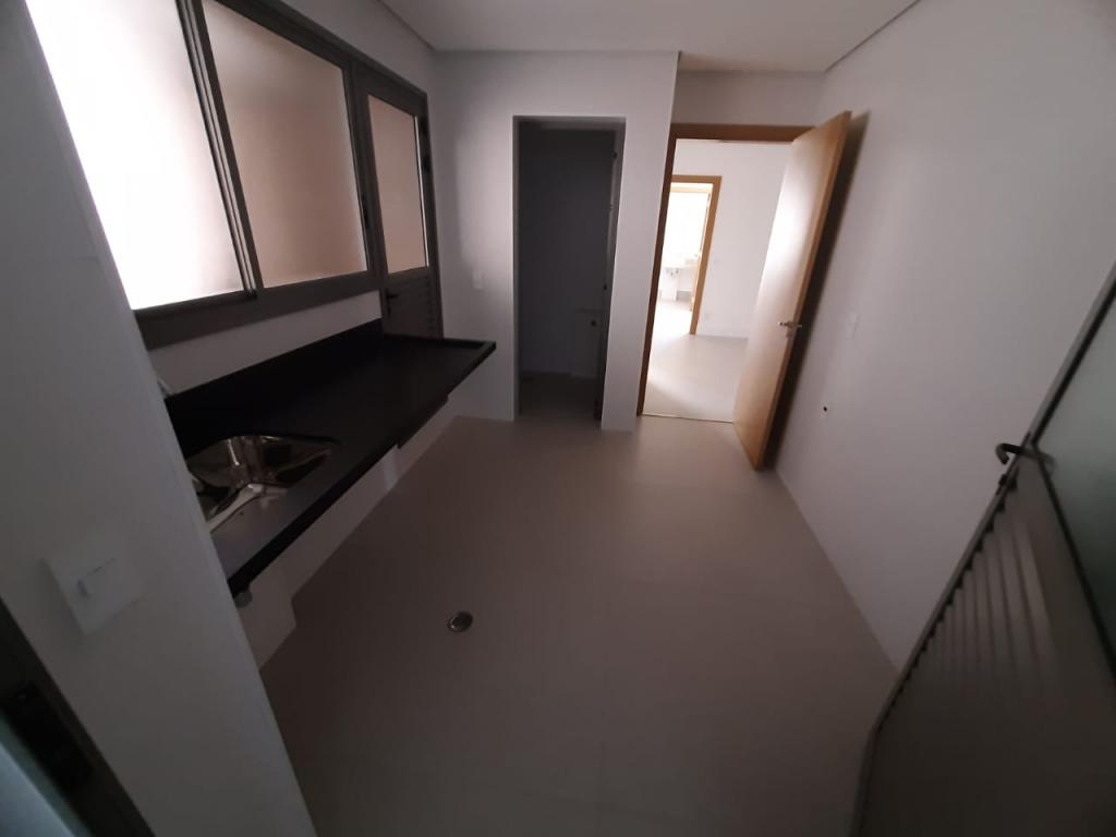 Apartamento à venda com 3 quartos, 227m² - Foto 17