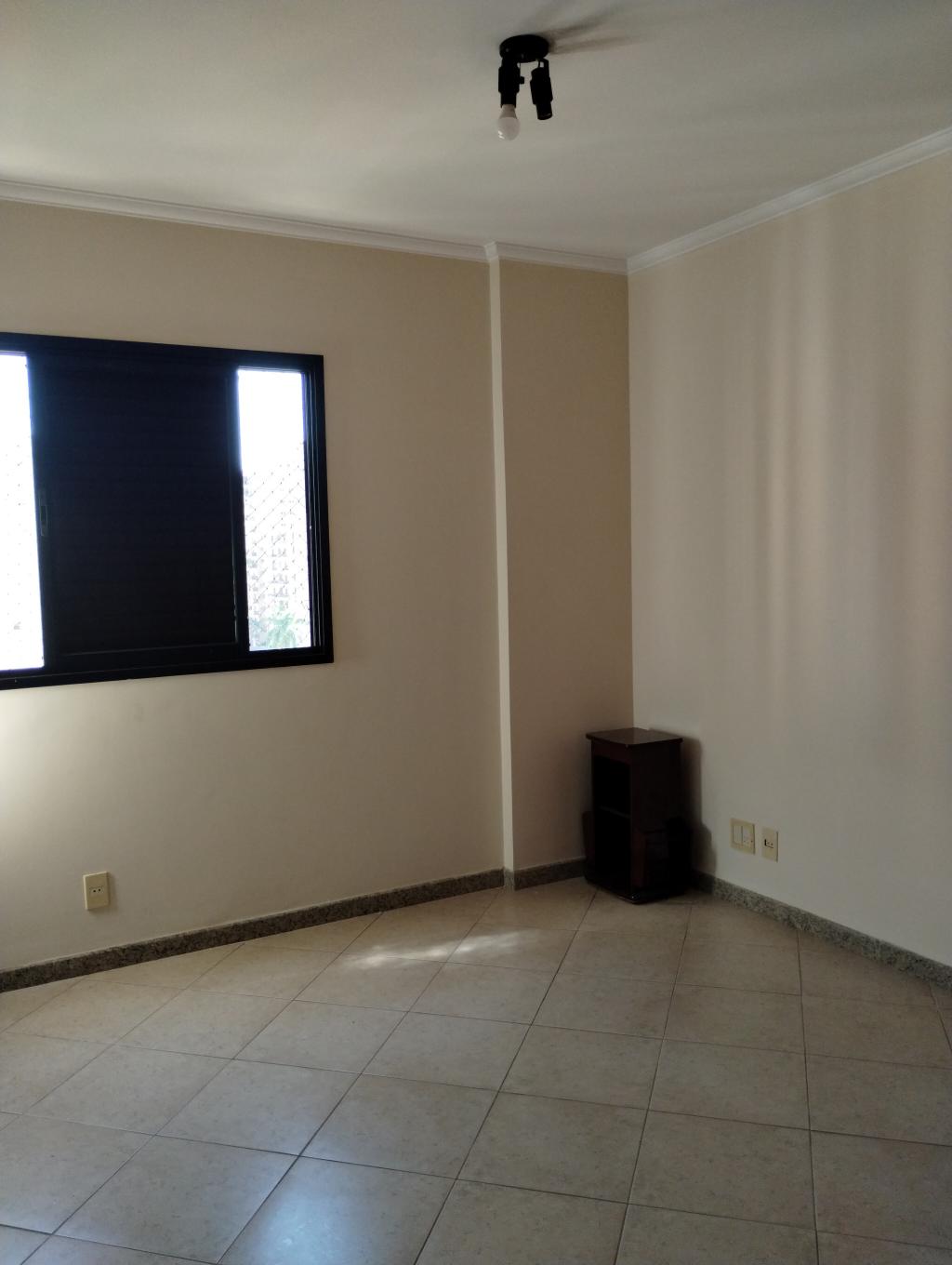 Apartamento à venda com 4 quartos, 157m² - Foto 2