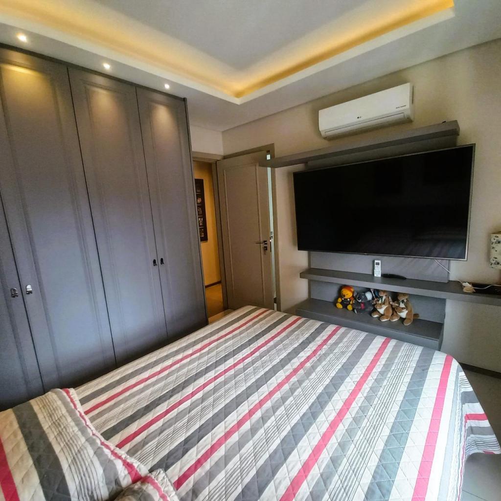 Apartamento à venda com 3 quartos, 160m² - Foto 4