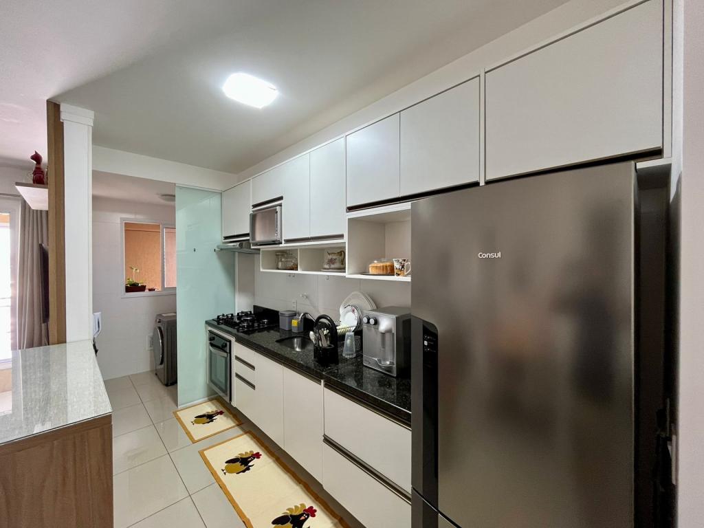 Apartamento à venda com 2 quartos, 77m² - Foto 4