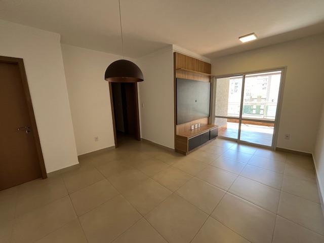 Apartamento à venda com 3 quartos, 107m² - Foto 1