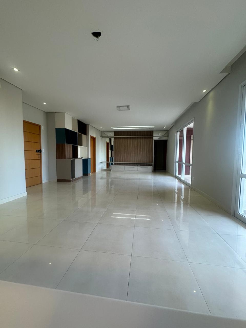 Apartamento à venda com 3 quartos, 172m² - Foto 1