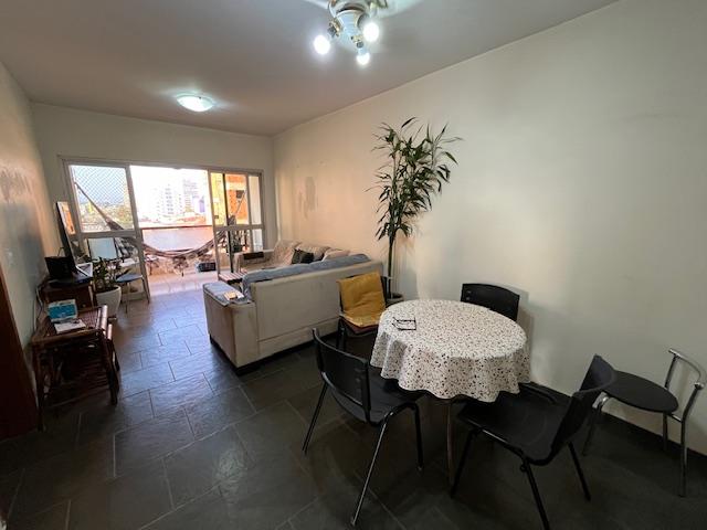 Apartamento à venda com 2 quartos, 70m² - Foto 1