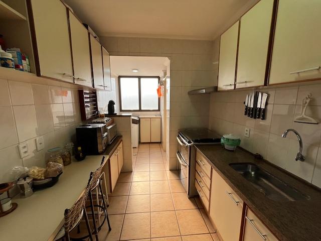 Apartamento à venda com 2 quartos, 65m² - Foto 4