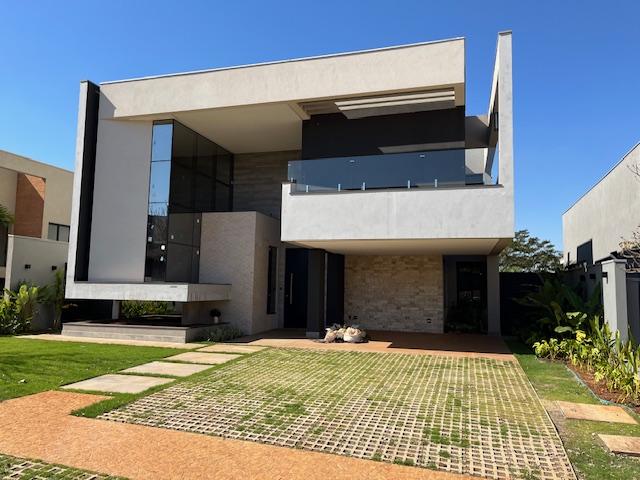 Casa de Condomínio à venda com 4 quartos, 310m² - Foto 1