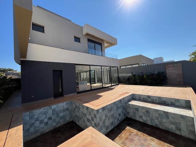 Casa de Condomínio à venda com 4 quartos, 310m² - Foto 4