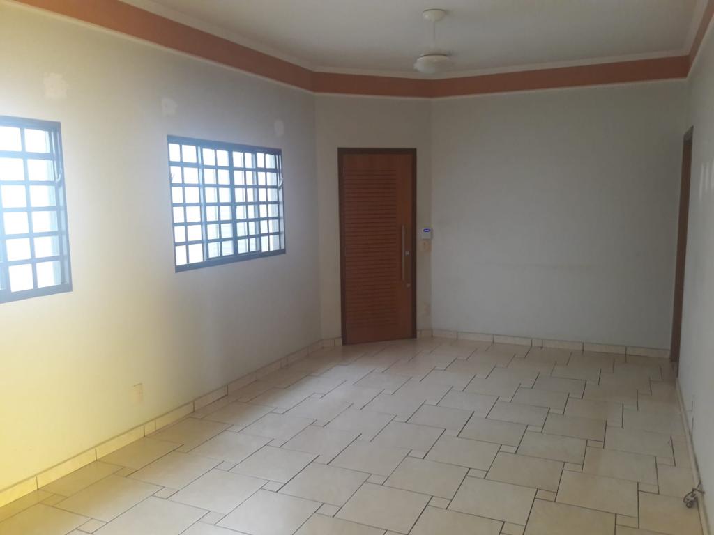 Casa à venda com 3 quartos, 173m² - Foto 1