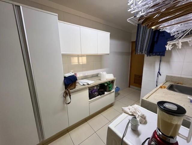 Apartamento à venda com 3 quartos, 180m² - Foto 22