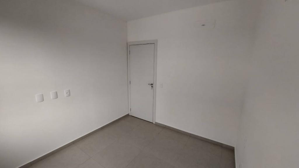 Apartamento à venda com 1 quarto, 34m² - Foto 2