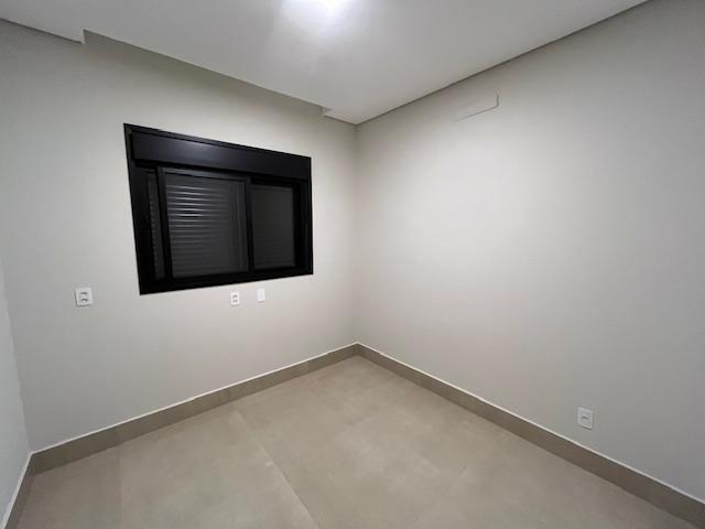 Casa de Condomínio à venda com 4 quartos, 200m² - Foto 2