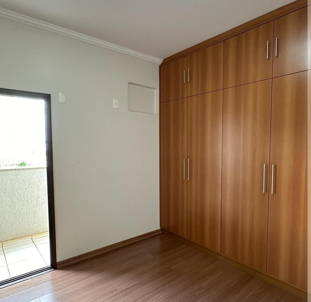 Apartamento à venda com 3 quartos, 137m² - Foto 4