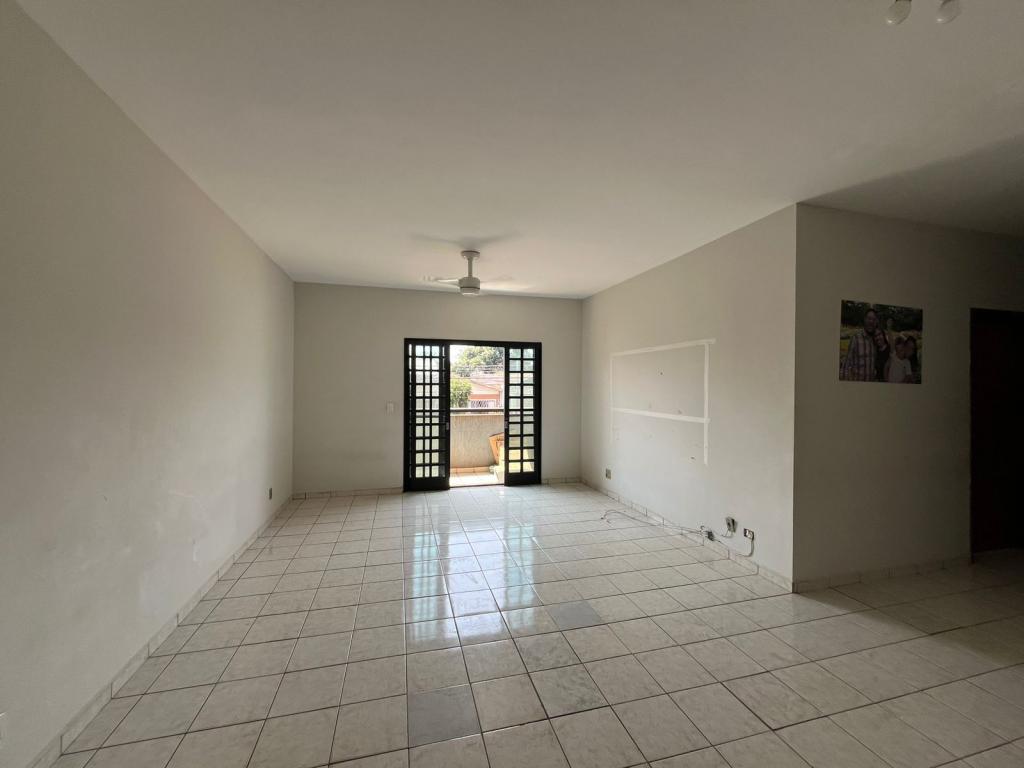 Apartamento à venda com 3 quartos, 106m² - Foto 1