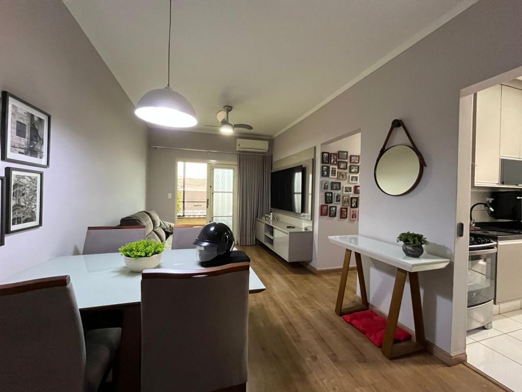 Apartamento à venda com 2 quartos, 70m² - Foto 1