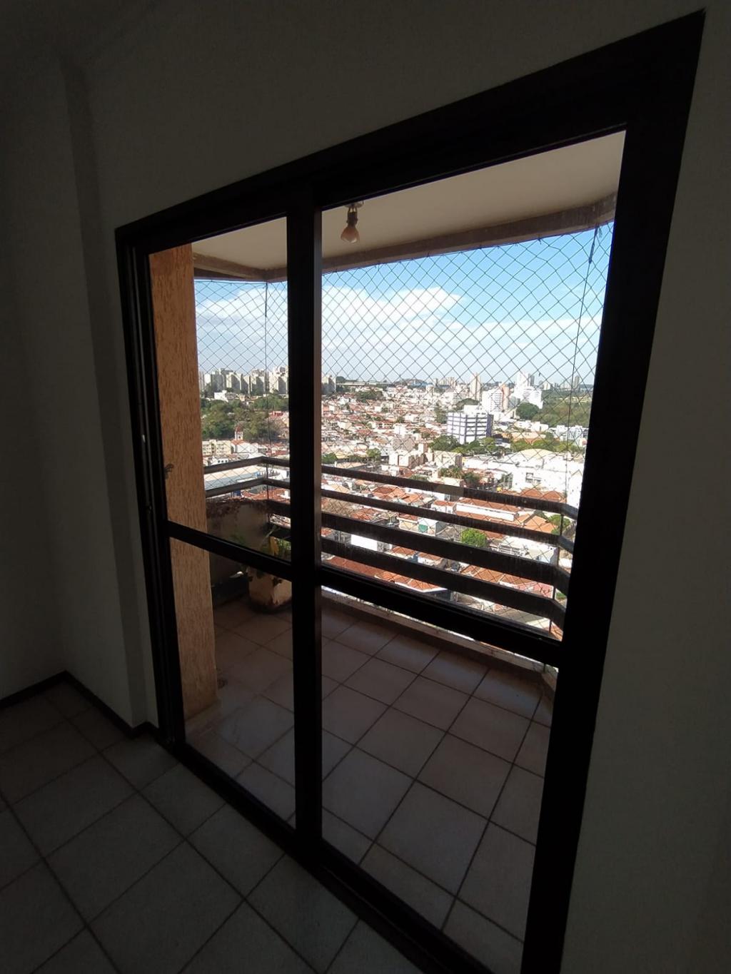 Apartamento à venda com 3 quartos, 93m² - Foto 2