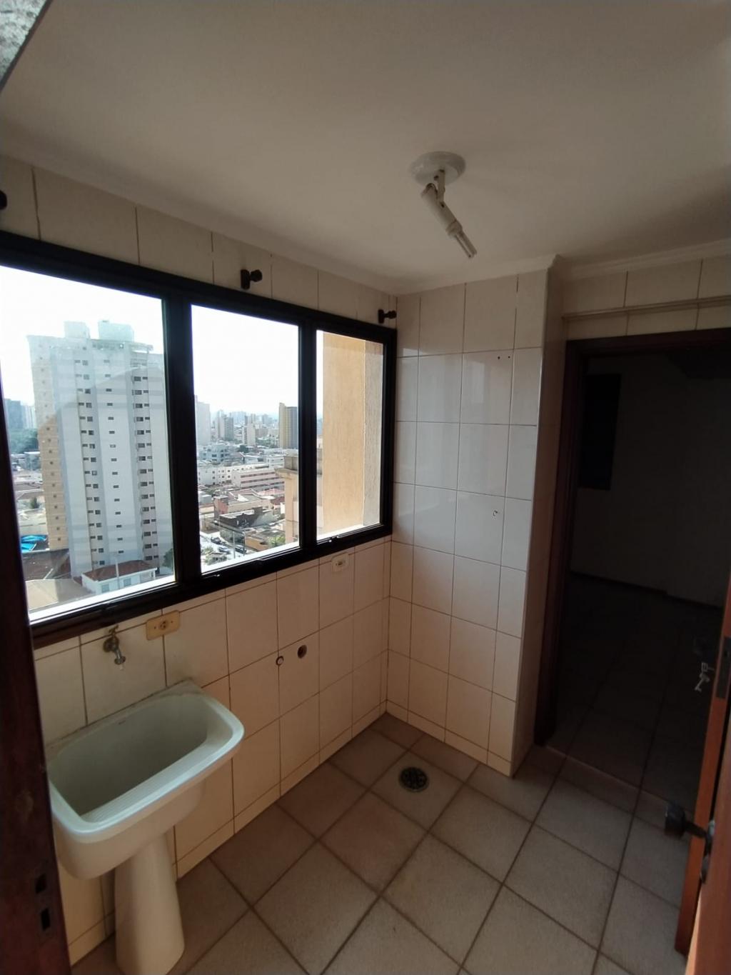 Apartamento à venda com 3 quartos, 93m² - Foto 4