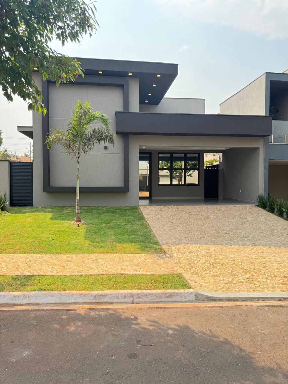 Casa de Condomínio à venda com 3 quartos, 195m² - Foto 1