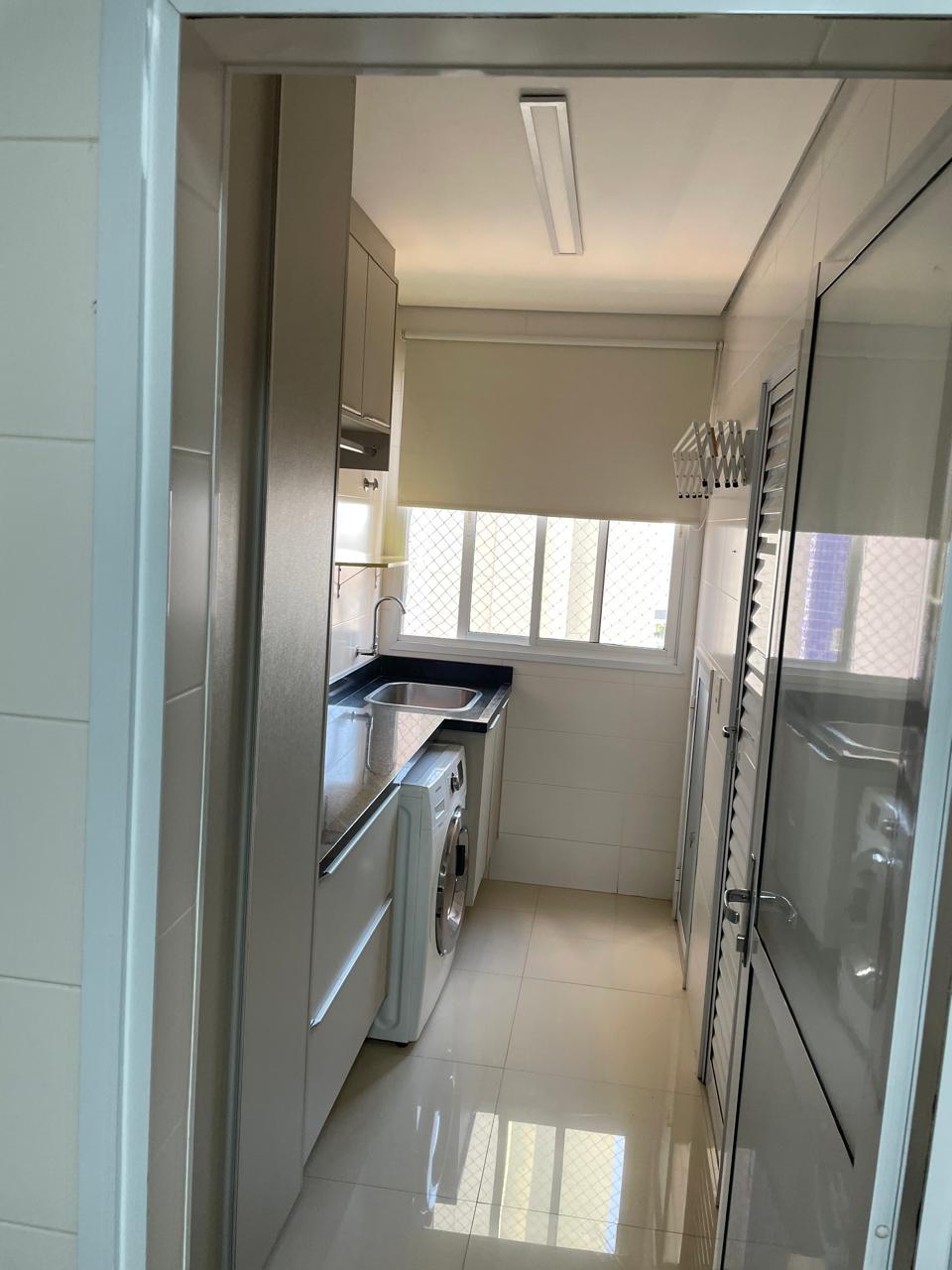 Apartamento à venda com 3 quartos, 150m² - Foto 2