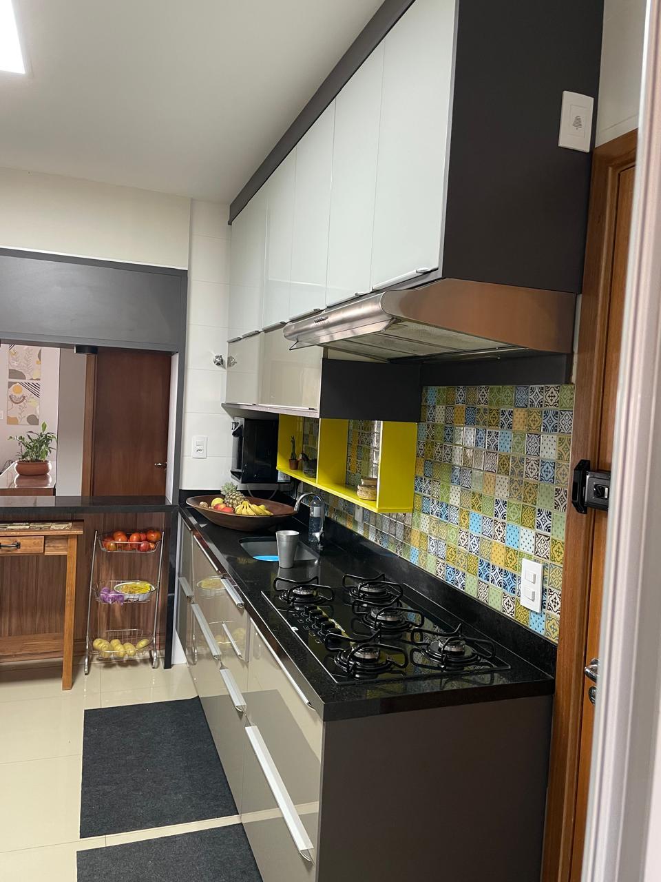 Apartamento à venda com 3 quartos, 150m² - Foto 3