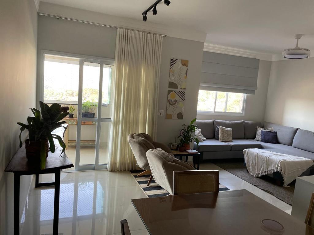 Apartamento à venda com 3 quartos, 150m² - Foto 1