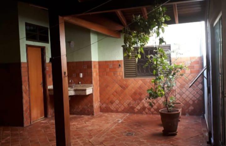 Casa à venda com 3 quartos, 140m² - Foto 1