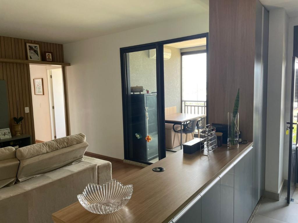 Apartamento à venda com 3 quartos, 84m² - Foto 2