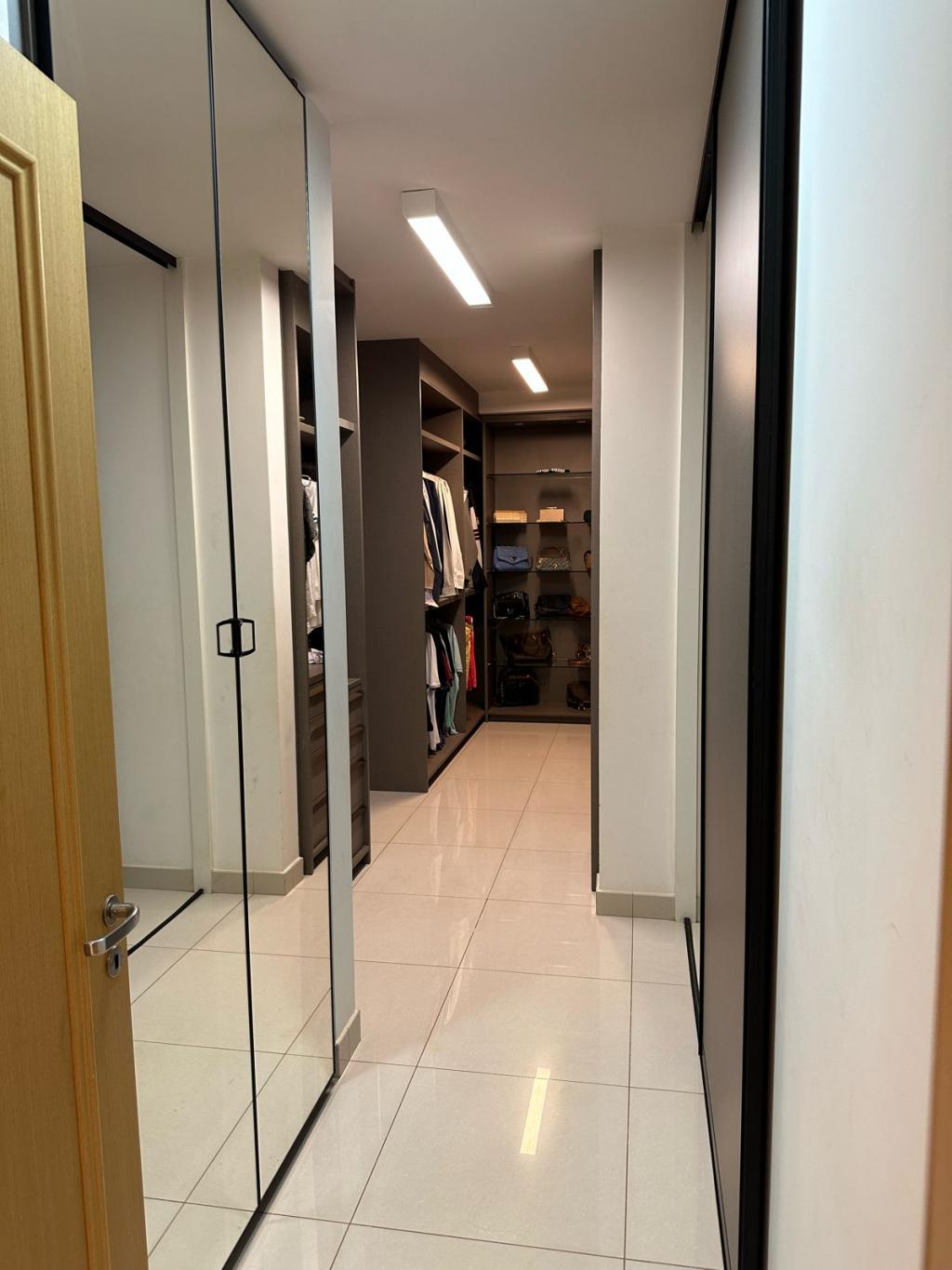 Apartamento à venda com 3 quartos, 295m² - Foto 2