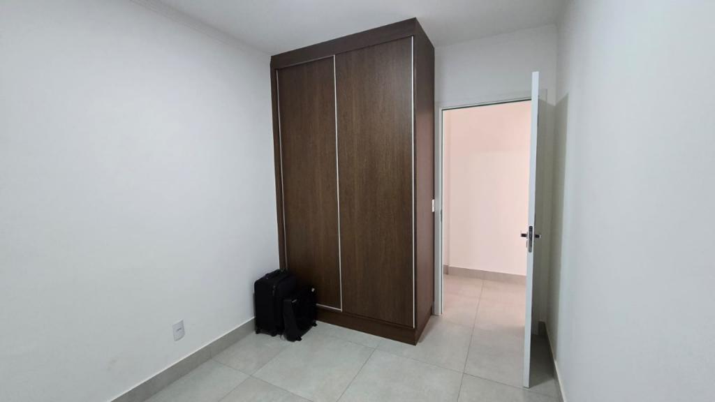 Apartamento à venda com 2 quartos, 60m² - Foto 2