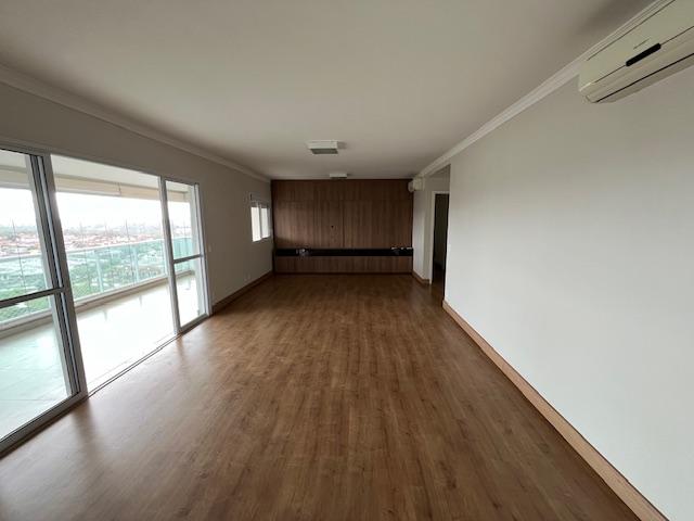 Apartamento à venda com 3 quartos, 153m² - Foto 2