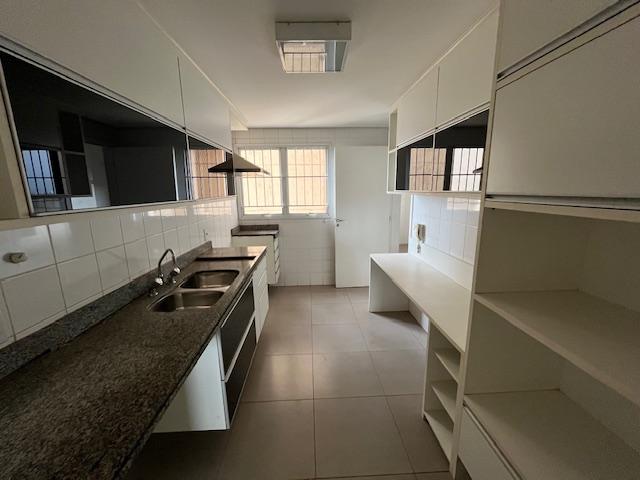 Apartamento à venda com 3 quartos, 153m² - Foto 9