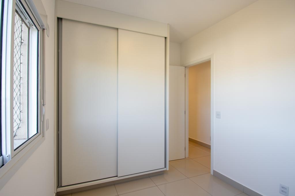 Apartamento para alugar com 3 quartos, 93m² - Foto 17