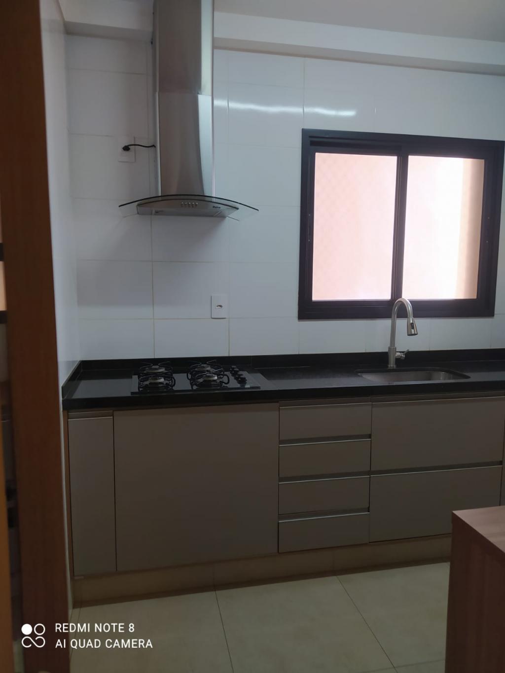 Apartamento para alugar com 3 quartos, 98m² - Foto 3