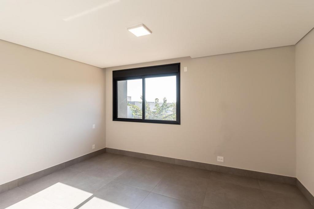 Casa de Condomínio à venda com 4 quartos, 353m² - Foto 2