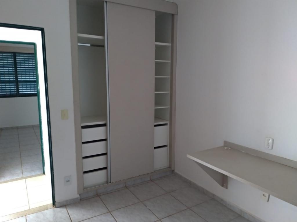 Apartamento à venda com 3 quartos, 76m² - Foto 3