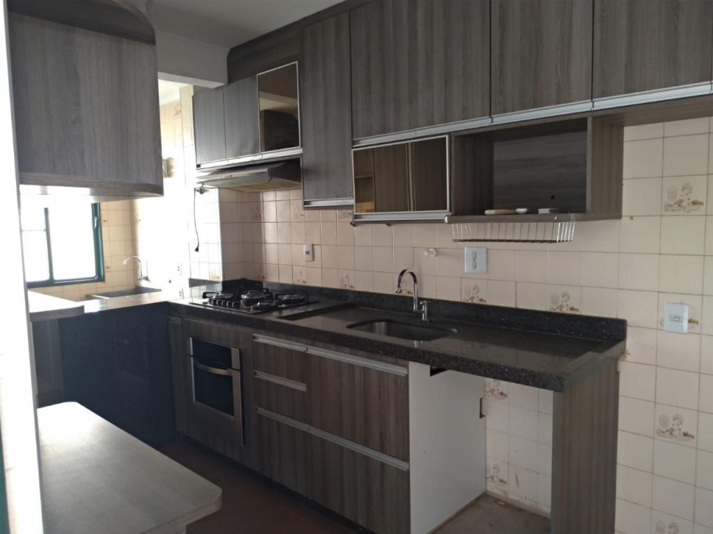 Apartamento à venda com 3 quartos, 76m² - Foto 7