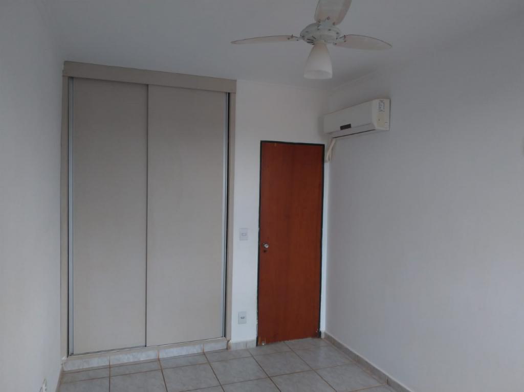 Apartamento à venda com 3 quartos, 76m² - Foto 13