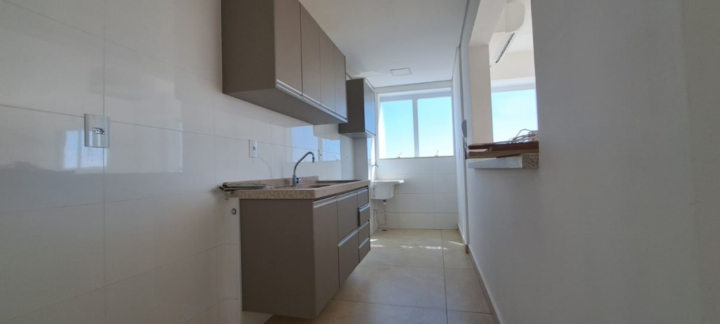 Apartamento à venda com 3 quartos, 144m² - Foto 2