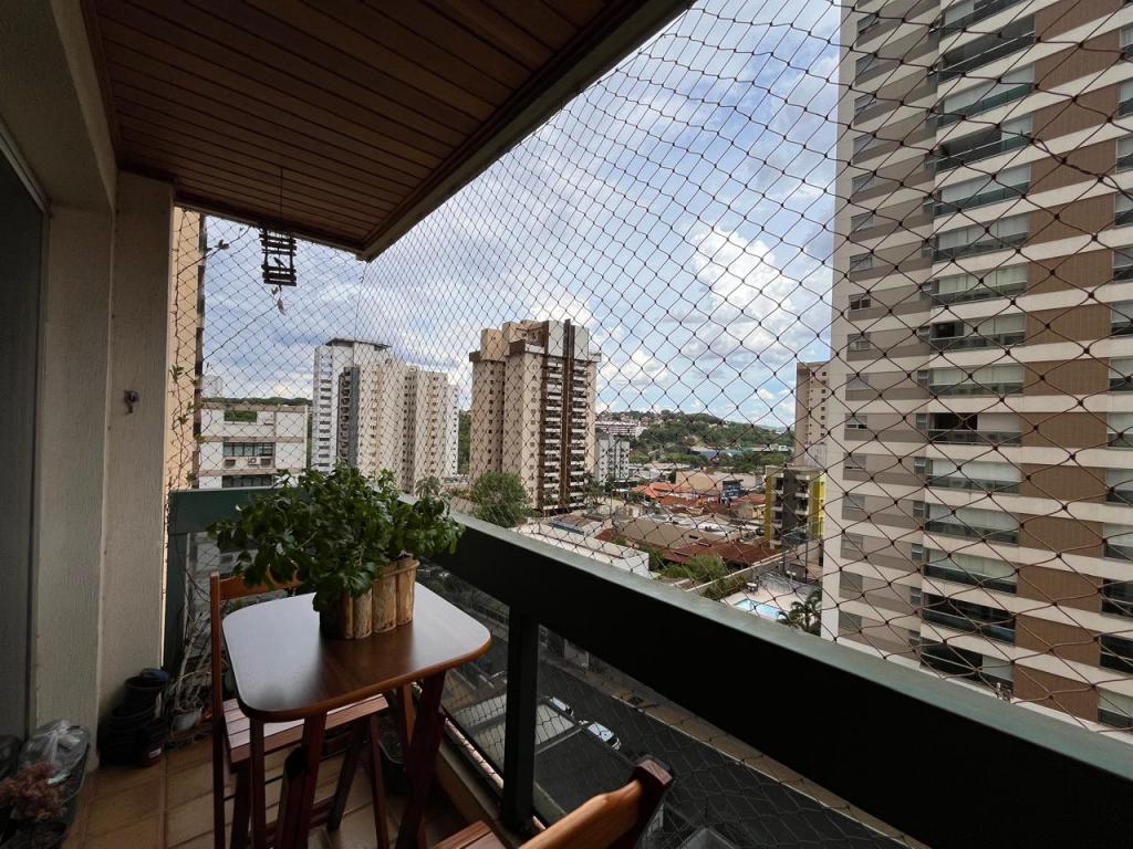 Apartamento à venda com 3 quartos, 95m² - Foto 1