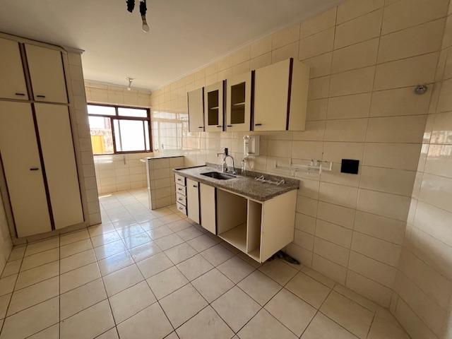 Apartamento à venda com 3 quartos, 87m² - Foto 7